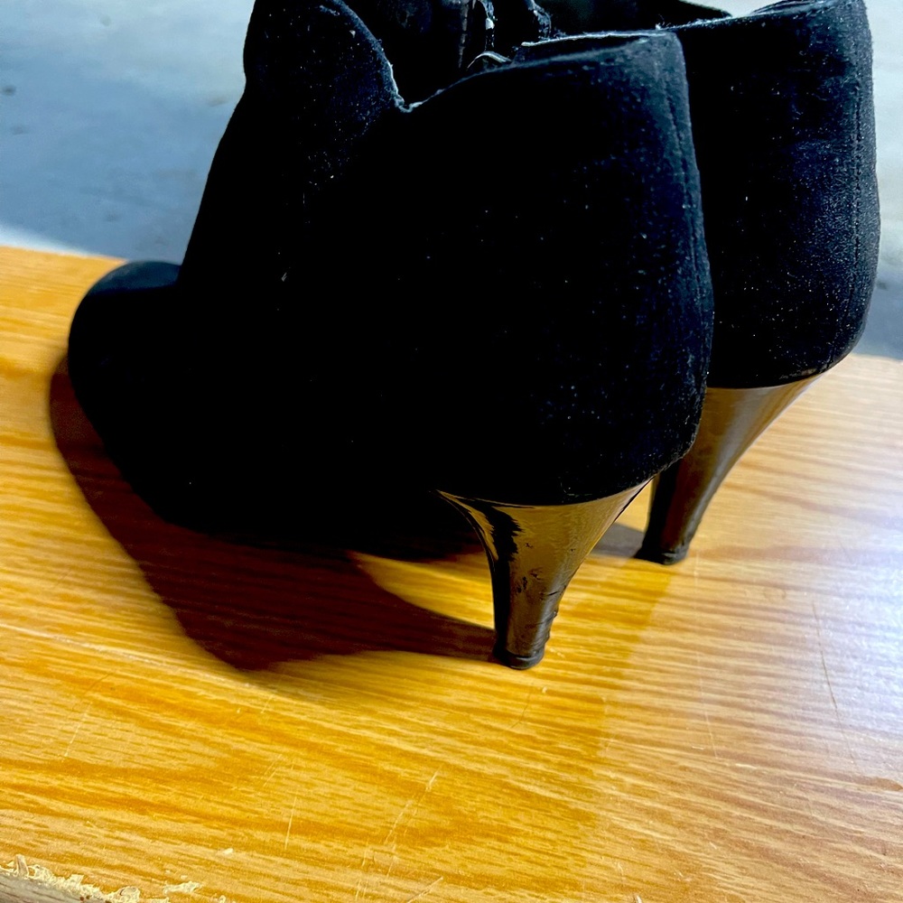 Bandolino Black booties